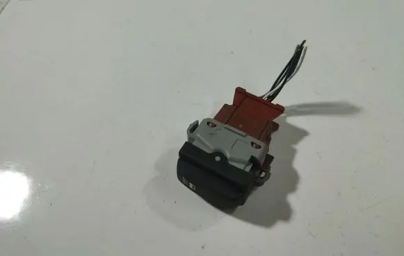 Renault Scenic III - Grand scenic III Electric window control switch 28082