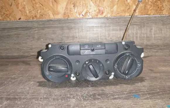 Volkswagen PASSAT B6 Climate control unit