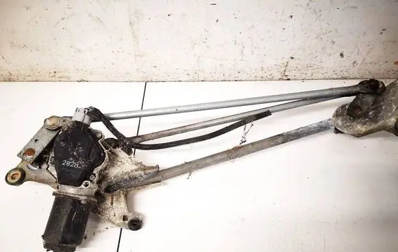 Honda CR-V Front wiper linkage and motor 
