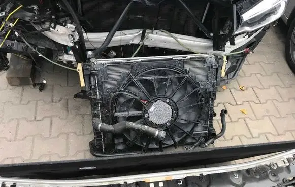 BMW 5 G30 G31 G38 Coolant radiator