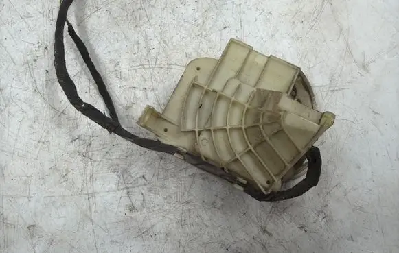 Audi A4 S4 B5 8D Air flap motor/actuator 740220460F
