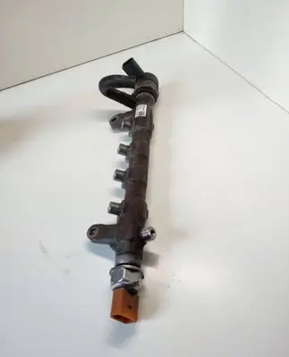 Volkswagen Touran II Fuel main line pipe 03L089M