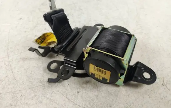 Toyota Verso Third row seat belt 733500F020 615901400A 6102940