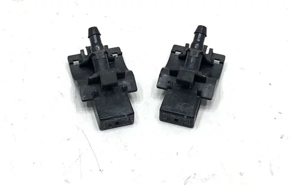 Toyota Avensis T270 Windshield washer spray nozzle 