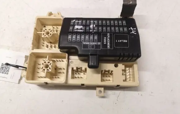 Jaguar S-Type Fuse module 6R8T14A067AA 0519061