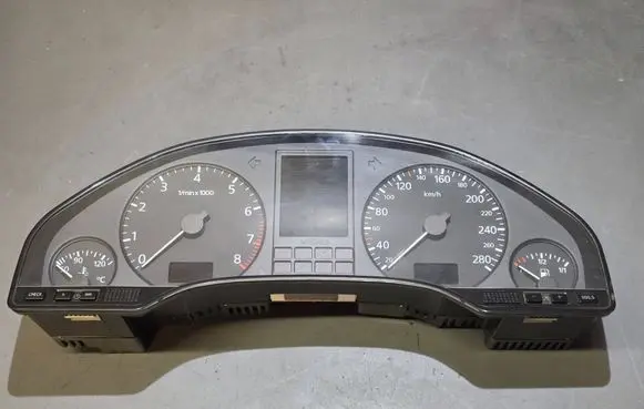 Audi A8 S8 D2 4D Speedometer (instrument cluster) 4D0919033F 110008639007