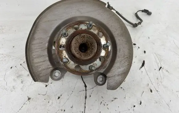 Chrysler Pacifica Rear wheel hub 68218016AC 68522906AB 68223504AB