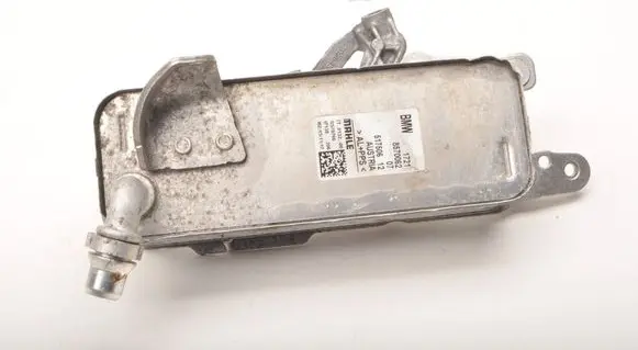 BMW 1 F20 F21 Engine oil radiator 8570062