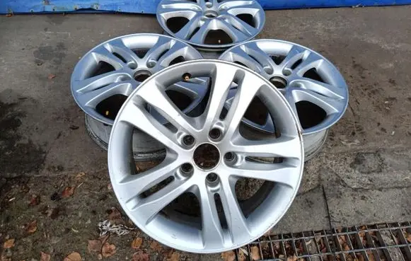 Honda CR-V R17 alloy rim 