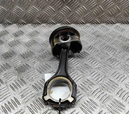 Mercedes-Benz CLS C218 X218 Piston A2780300520 A2780301117