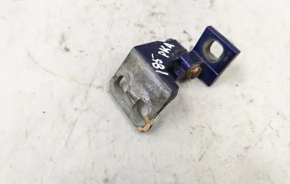Alfa Romeo Giulietta Front door lower hinge 