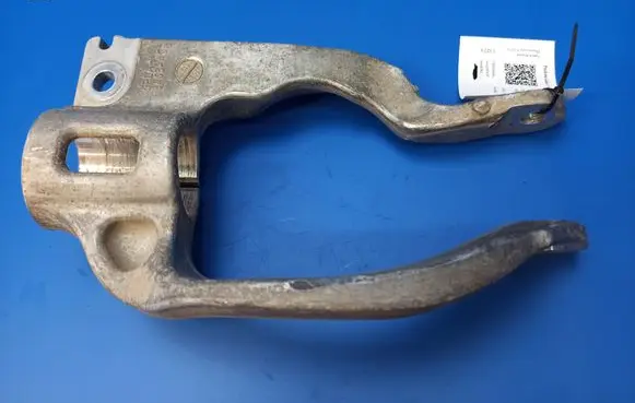 Land Rover Discovery 5 Front lower control arm/wishbone CPLA3463AC