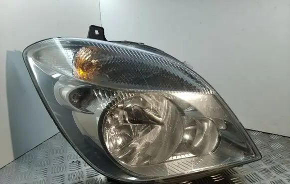 Mercedes-Benz Sprinter W906 Headlight/headlamp A9068200461