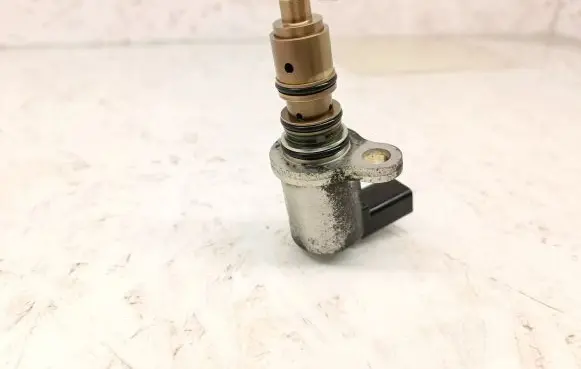 Volkswagen PASSAT B6 Air conditioning (A/C) pressure sensor 4130