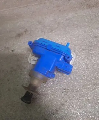 Audi 80 90 S2 B4 Central locking vacuum pump 893862123