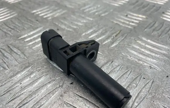 Mercedes-Benz E W212 Crankshaft position sensor A2761530128