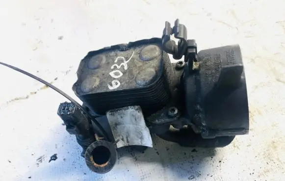 Volvo V50 Oil filter cover 9656830180