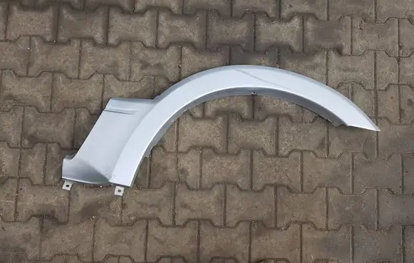 Mitsubishi Pajero Sport I Rear arch trim 