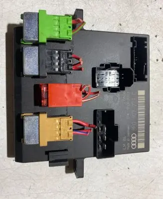 Audi A4 S4 B6 8E 8H Comfort/convenience module 8E0907279C