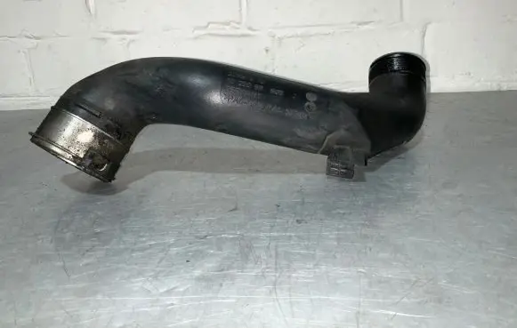 BMW 5 F10 F11 Intercooler hose/pipe 7582314