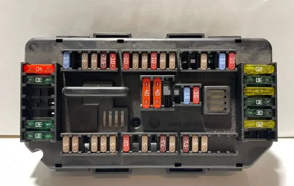 BMW 3 F30 F35 F31 Fuse module 19451000001 26012014 9337879