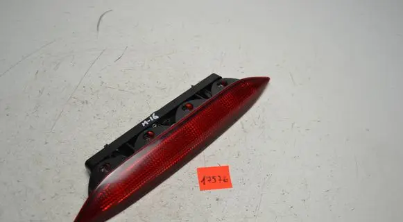 Mitsubishi Colt Third/center stoplight MR957379 27940002