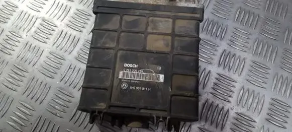 Volkswagen Golf III Engine control unit/module 1h0907311h 0261200784
