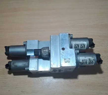 BMW X5 F15 Active stabilizer control/valve assembly 6794578 34145255H