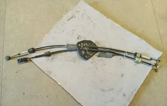 Renault Scenic II - Grand scenic II Gear shift cable linkage 