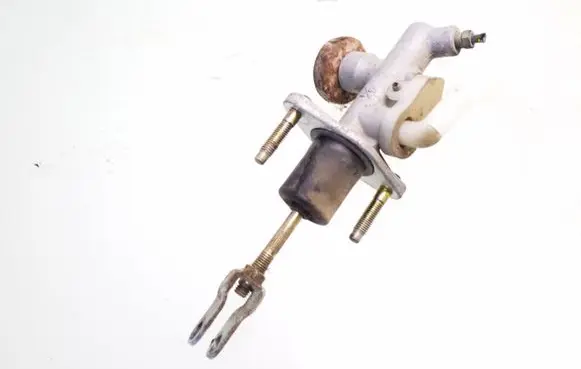 Nissan Almera Tino Clutch master cylinder
