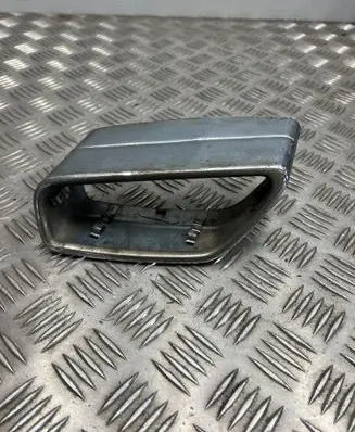 BMW 5 G30 G31 G38 Muffler trim 8631958 2010516