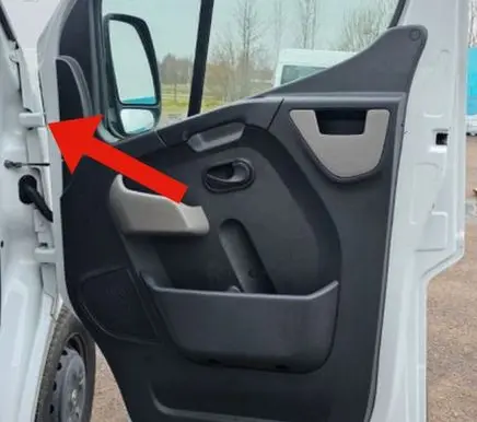 Renault Master III Front door upper hinge 804000006R