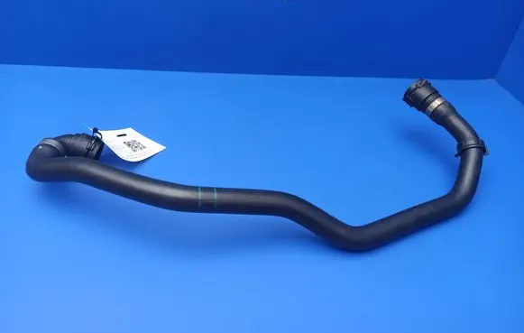 BMW 7 E65 E66 Engine coolant pipe/hose 8379979 11611621 6421837997909