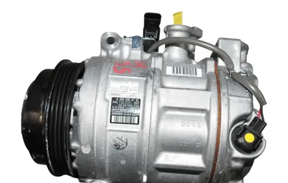 Mercedes-Benz C AMG W205 Air conditioning (A/C) compressor (pump) A0008304702