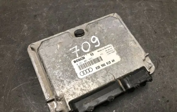 Audi A3 S3 8L Engine control unit/module 038906018AH 0281001693