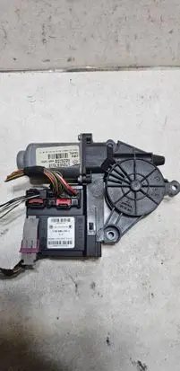 Skoda Octavia Mk2 (1Z) Front door window regulator motor 1K0959793J 1T0959701D