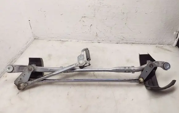 Toyota RAV 4 (XA50) Front wiper linkage