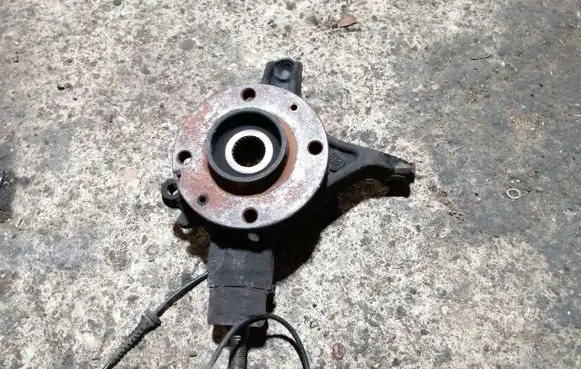Peugeot 5008 Front wheel hub