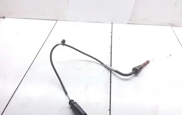 Volkswagen Touareg I Exhaust gas temperature sensor 059906088A