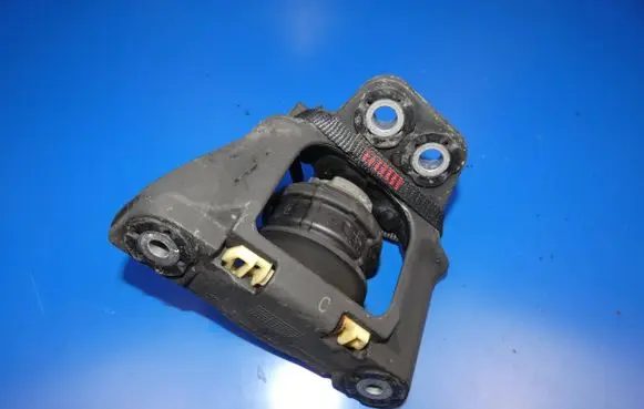 Volvo S90, V90 Engine mount vacuum valve 
