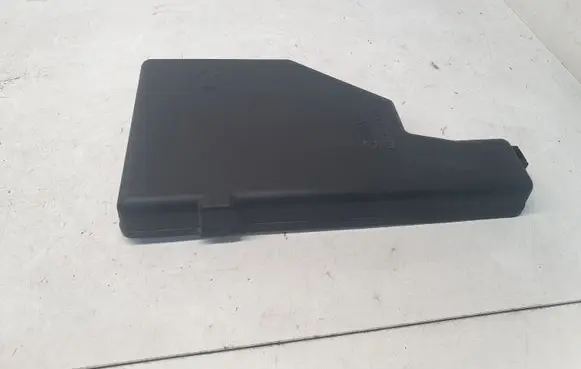 Toyota Prius (XW20) Fuse box cover 8644YA1