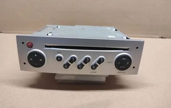 Renault Modus Radio/CD/DVD/GPS head unit 8200633632