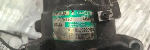 Renault Clio II Air conditioning (A/C) compressor (pump) 8200220924