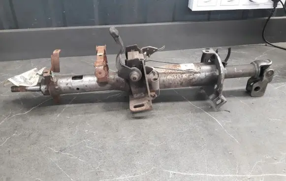 Nissan Almera N16 Steering wheel axle