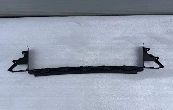 Volvo XC60 Intercooler air guide/duct channel 32353270