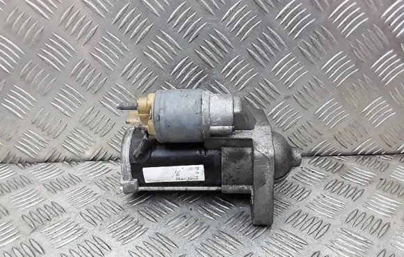 Opel Vivaro Starter motor