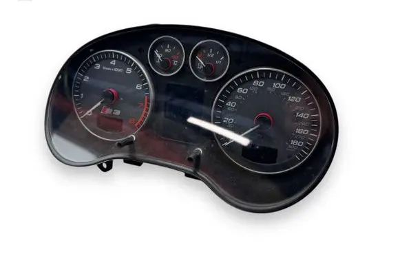 Audi A3 S3 8P Speedometer (instrument cluster) 8P0920981L