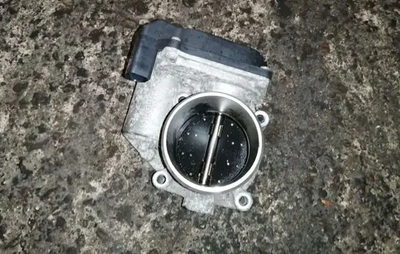 Audi A4 S4 B8 8K Throttle valve 06F133062Q