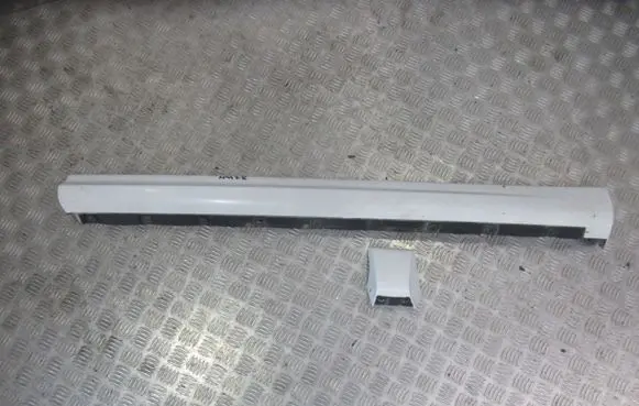 Mercedes-Benz Metris W447 side skirts sill cover 