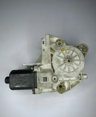 Ford Focus Front door window regulator motor 4M5T14553 995209101